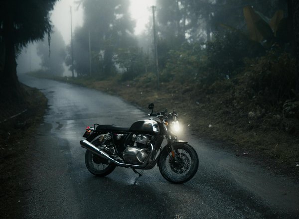 What are the essential maintenance tasks for a Royal Enfield Interceptor 650 after 10,000 miles?